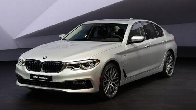 BMW 5系插电混动版在华上市 新能源成ABB比拼新战场