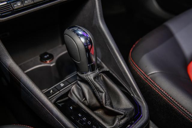 降低消费门槛 捷达VA3首款三厢轿车亮相