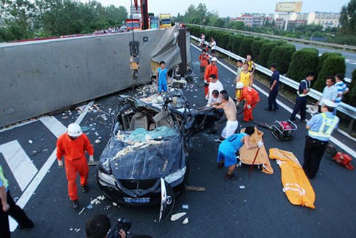 贫困生人均年收入_尤人均年收入约6190元(3)