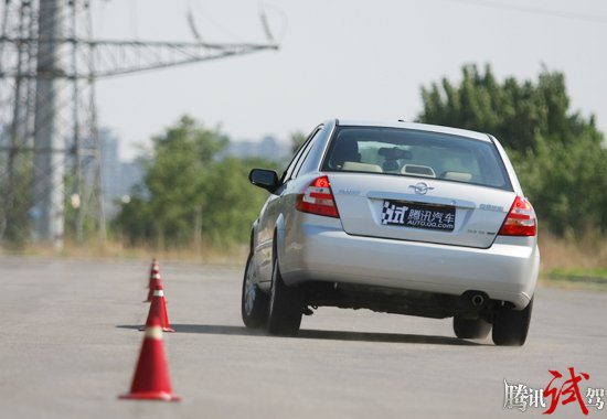 腾讯试驾海马2010款福美来