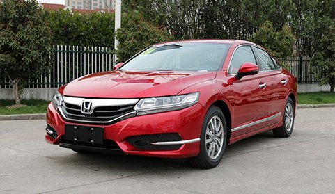 兼顾家用的运动中级车