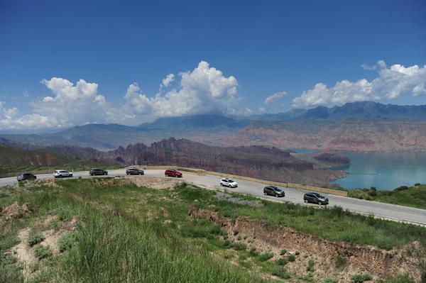 福特翼虎“无尽之旅” 探寻高原丹霞秘境