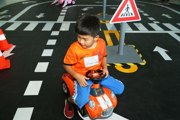 关注宝贝安全 一汽丰田 小手拉大手 来到大连