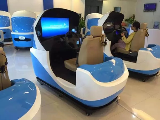 深港驾校推科技化教学 模拟机学车寓教于乐_频