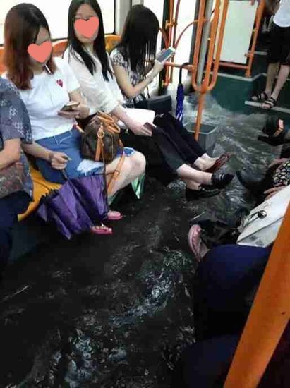 佛山橙色预警雷暴雨天来袭,我们如何优雅上班