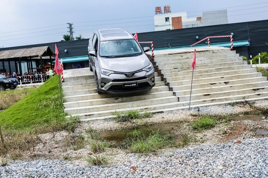 2018������ԽҰӢ�ۻỪ�Ϸ�վ��Ļ Ӣ�ۻ����ʵ��������