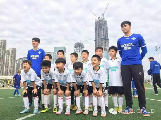 晨峰奥迪少儿足球亲子俱乐部现已启动!