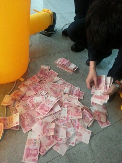 跟着徐峰去抢劫_频道-哈尔滨