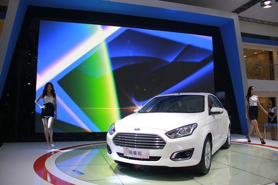 长安福特福睿斯亮相第十一届安徽国际汽车展览