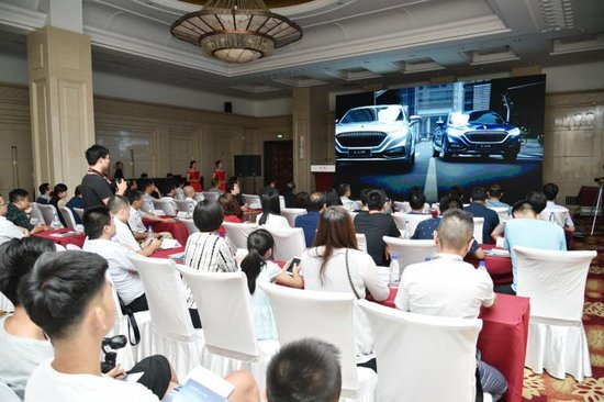 新红旗汽车重新定义豪华汽车品牌——“红旗品牌产品体验日活动”在济南举办