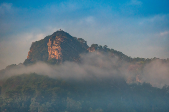 腾讯汽车:颜“智”并存,武夷山下体验荣威RX3