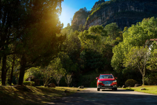 腾讯汽车:颜“智”并存,武夷山下体验荣威RX3