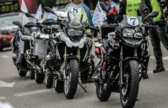 2015昆明马拉松明枪开跑 BMW宝瀚倾力助阵_频道-昆明_腾讯网