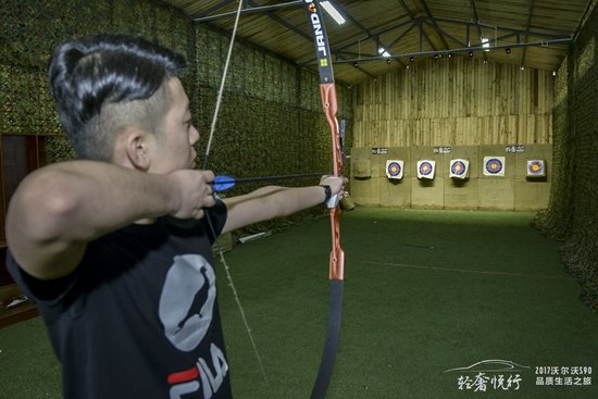 春城正美 轻奢悦行 与沃尔沃S90一起感受北欧