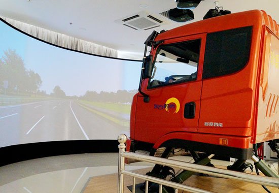 云南东方时尚驾校向鲁甸灾区捐款200万元_频