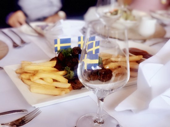 春城正美 轻奢悦行 与沃尔沃S90一起感受北欧