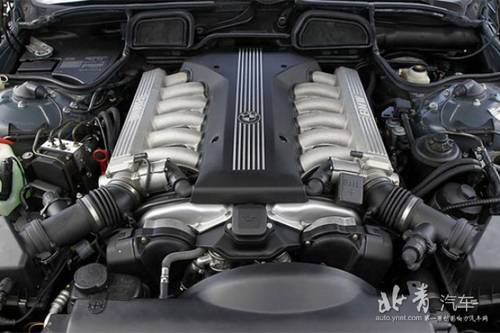 宝马X7全尺寸SUV首曝 搭载V12发动机_汽车_腾讯网