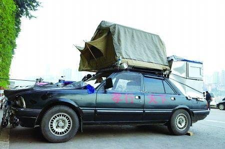 孝行天下 60岁孝子轿车改房车带百岁母亲周游