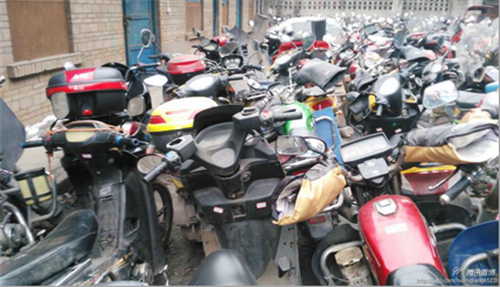 泸州:重拳整治摩托车交通违法行为