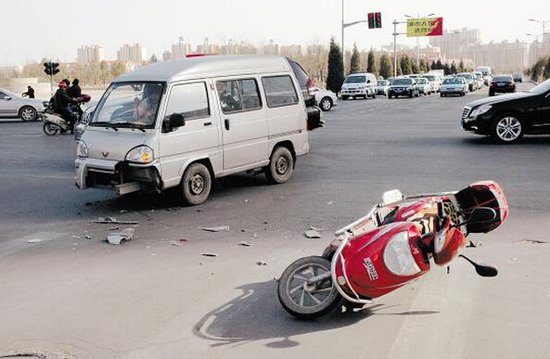 电动车出没防不胜防 事故处理牢记这五点_频道