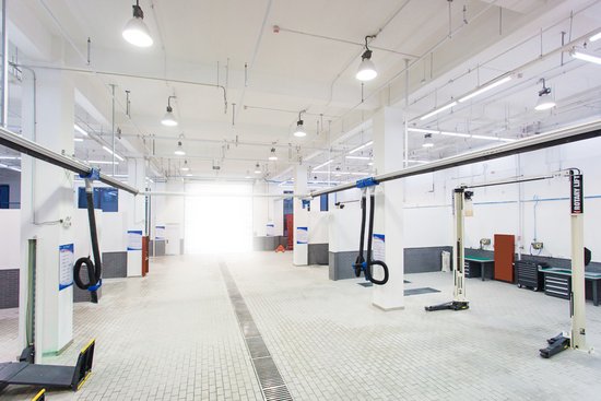 BMW授权经销商青岛大友宝宝马4S店隆重开业