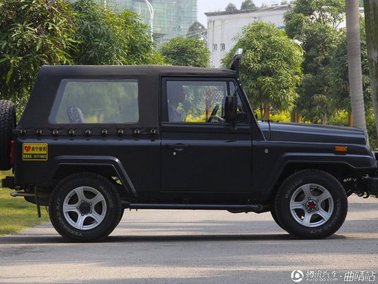 北汽制造越野车 战旗2015款2.0L角斗士品读