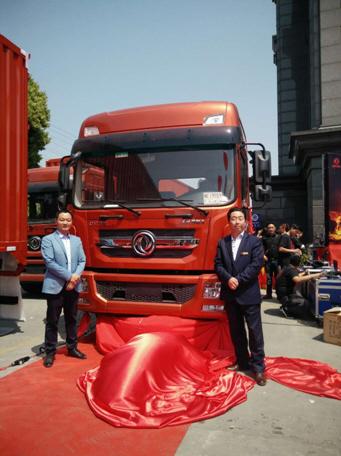 东风中卡D12全球首发,上市劲销4000辆