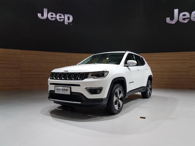 广汽菲克全新jeep指南者 作为一款紧凑级suv,jeep指南者在自由光与