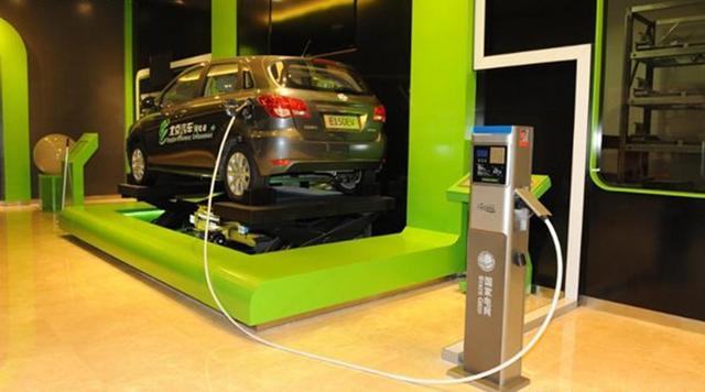 节能·低碳车生活 北汽新能源入驻2015海西