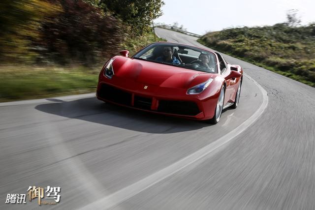 海外试驾法拉利488 spider