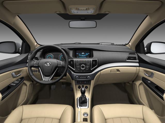 长城2015款C30正式上市 售价6.65-7.95万元