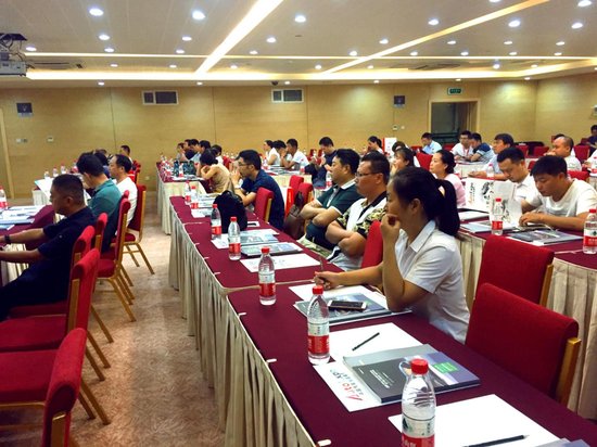 2017郑州第二届新能源·智能汽车推介会圆满