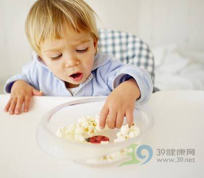 宝宝大脑发育最需要的营养素_0-3岁