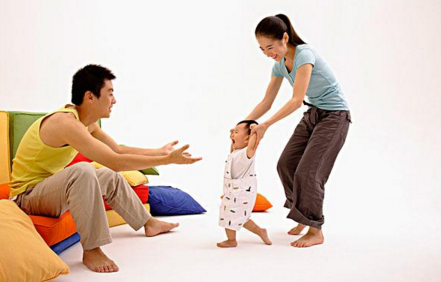 八个月的宝宝学走路到底好不好