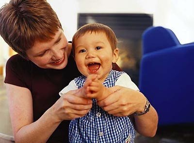 父母逗宝宝笑讲究科学做法_育儿_腾讯网