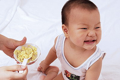 婴幼儿易对牛奶和鸡蛋过敏