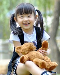 Q BAO micrea-seó: Little Miss 4 bliana d'aois