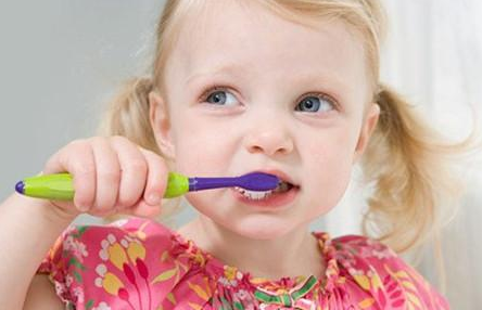 宝宝牙健康 刷牙饮食都有讲究