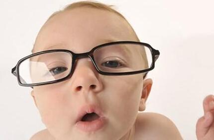 琴童近视多?学琴娃用眼法则