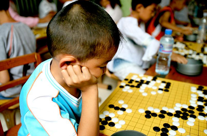 孩子学围棋的好处 让逻辑思维更缜密|子学|围棋