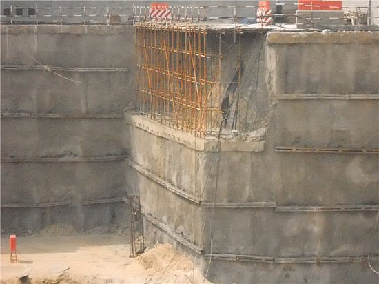 百悦梧桐中心挖槽结束 将进行下一阶段建设_频