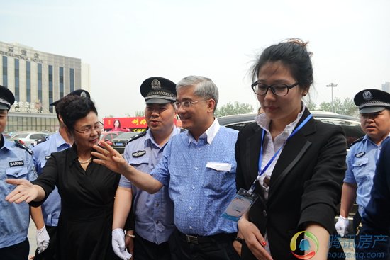 隆基泰和力邀郎咸平做客经济投资智慧高峰论坛