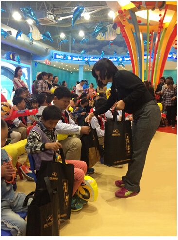 【银河中心】关爱残障儿童爱心公益活动_频道