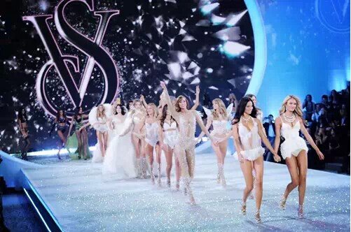 【七彩世界】4月25<em>空姐</em>之夜 <em>激情</em>燃烧的制服诱