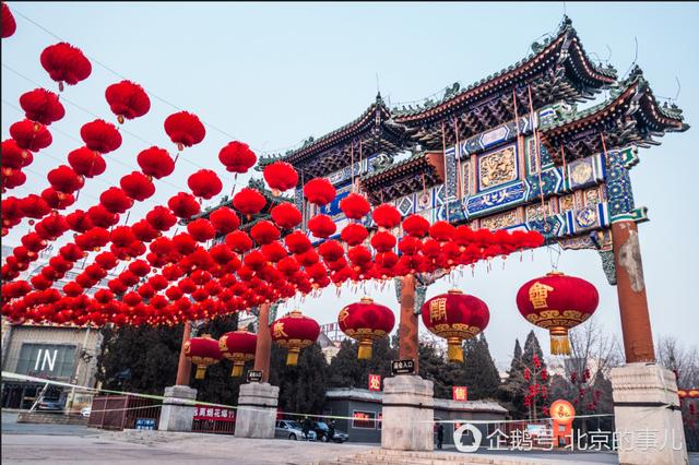 鸡年春节倒计时第二天:北京地坛新春庙会布置