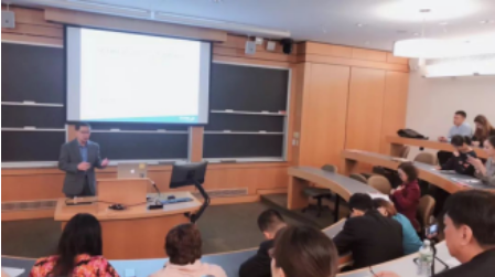 易算盘荣登帝国大厦|来自美国视窗-世界日报的报道