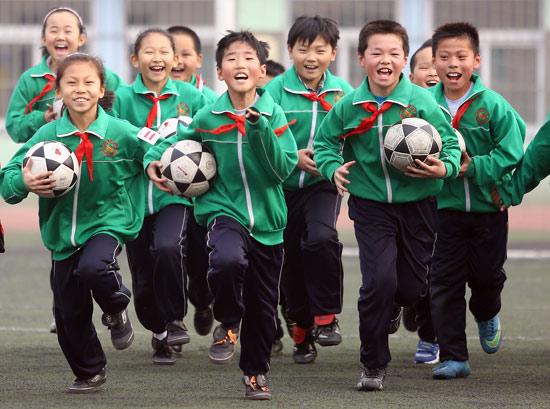 中国足球改革发展总体方案:重视校园足球