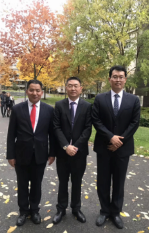 易算盘荣登帝国大厦|来自美国视窗-世界日报的报道