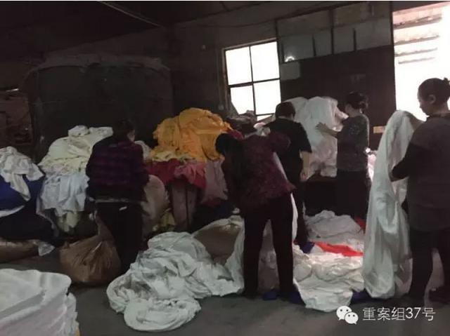 卧底洗衣作坊:火碱勾兑洗涤剂 洗出酒店白床单
