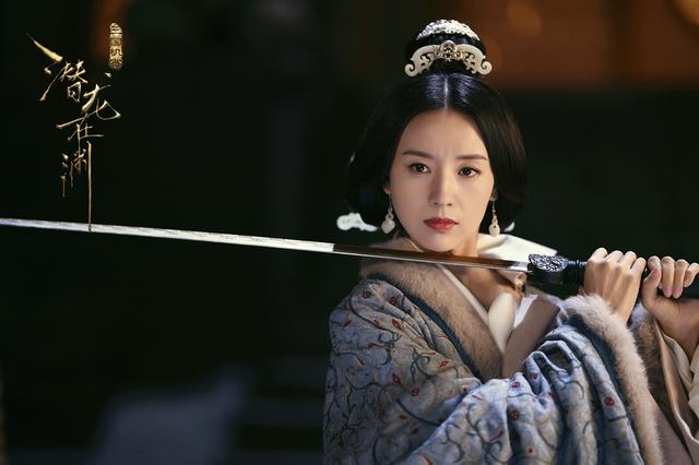 《三国机密》曝剧照 董洁竟举剑"自刎"?!_大燕网北京站_腾讯网